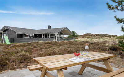 Thrugils - 500M from the Sea