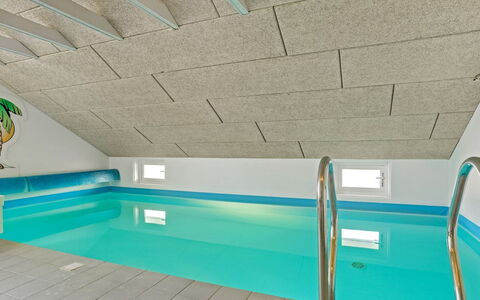 Munder - 1.2Km to the Fjord: Meubles, Design Intérieur, Sol, Bois, Sol, Plafond, Parquet, Chaise, Table, Éclairage