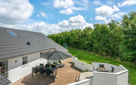 Munder - 1.2Km to the Fjord: Meubles, Design Intérieur, Sol, Bois, Sol, Plafond, Parquet, Chaise, Table, Éclairage