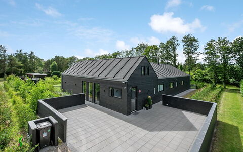 Henrikke - 500M to the Fjord: Meubles, Design Intérieur, Chaise, Sol, Table, Recours, Sol, Plafond, Pièce, Eco Hôtel