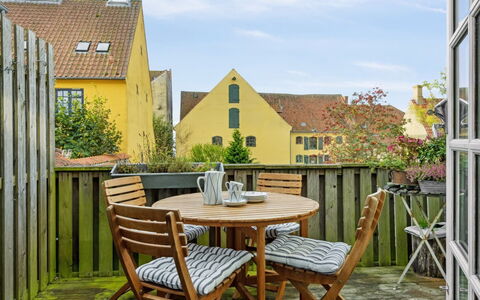 Blakke - 200M from the Sea: Bois, Meubles, Appartement, Pièce, Plafond, Tache De Bois, Chaise, Dur, Vernis, Lumber