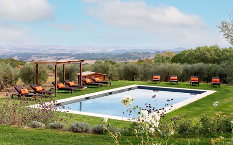 Villa Della Regina: Nuage, L'Eau, Plante, Ciel, Fleur, Piscine, Arbre, Paysage Naturel, Végétation, Plan D'Eau