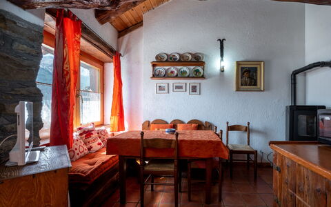 Avise 400: Meubles, Propriété, Table, Cadre, Bois, Design Intérieur, Sol, Chaise, Fenêtre, Dur