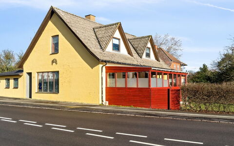 Thera - 5Km from the Sea: Plafond, Sol, Design Intérieur, Sol, Composite, Meubles, Recours, Hôtel, Conception, Daylighting