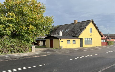 Thera - 5Km from the Sea: Plafond, Sol, Design Intérieur, Sol, Composite, Meubles, Recours, Hôtel, Conception, Daylighting