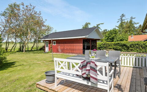 Momo - 570M from the Sea: Maison, Domicile, Toit, Chalet, Biens, Aménagement Paysager, Batiments Jardin, Siding, Ferme