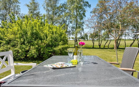 Momo - 570M from the Sea: Maison, Domicile, Toit, Chalet, Biens, Aménagement Paysager, Batiments Jardin, Siding, Ferme