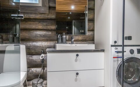 Vaaranpää: Sol, Luminaire Plomberie, Design Intérieur, Sol, Évier, Robinet, Armoire De Toilette, Salle De Bains, Plomberie, Tuile
