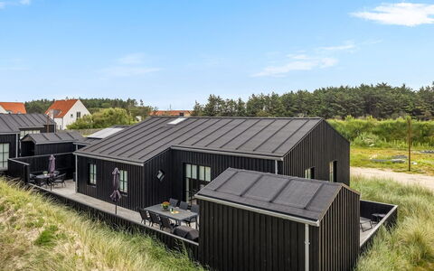 Malomir - 500M from the Sea: Plafond, Sol, Design Intérieur, Sol, Composite, Meubles, Recours, Hôtel, Conception, Daylighting