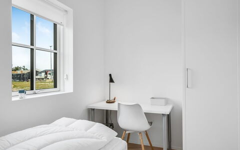 Malomir - 500M from the Sea: Design Intérieur, Sol, Sol, Appartement, Chambre, Lit, Plafond, Cadre De Lit, Daylighting, Literie