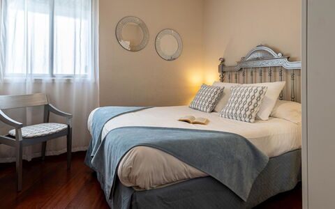 Villa Sun Cay: Meubles, Lit, Literie, Design Intérieur, Chambre, Drap De Lit, Sol, Linge, Pièce, Sol