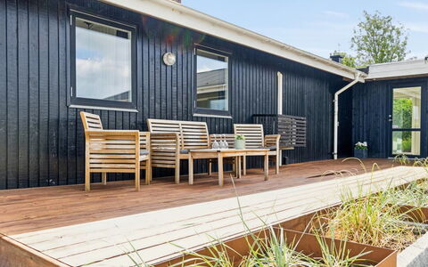 Nora - 100M from the Sea: Meubles, Design Intérieur, Sol, Bois, Sol, Plafond, Parquet, Chaise, Table, Éclairage