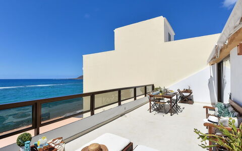 La Terraza de Sofia Canteras: Ciel, Propriété, Meubles, Bâtiment, Table, Design Intérieur, Ombre, Plante, Loisir, Condominium