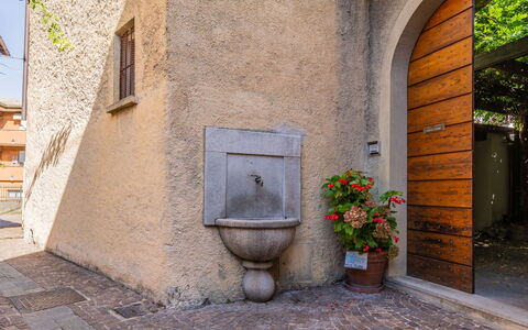 Casa Dell'Architetto: Ciel, Propriété, Meubles, Bâtiment, Table, Design Intérieur, Ombre, Plante, Loisir, Condominium