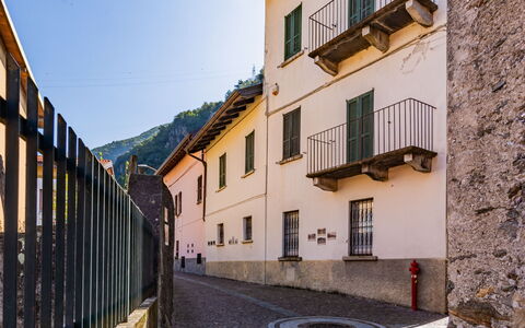 Casa Dell'Architetto: Ciel, Propriété, Meubles, Bâtiment, Table, Design Intérieur, Ombre, Plante, Loisir, Condominium
