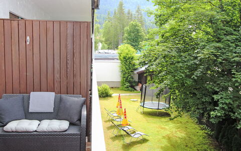 Seefeld in Tirol 101: Plante, Vert, Mobilier De Jardin, Ombre, Arbre, Herbe, Bois, Loisir, Sol, Confort
