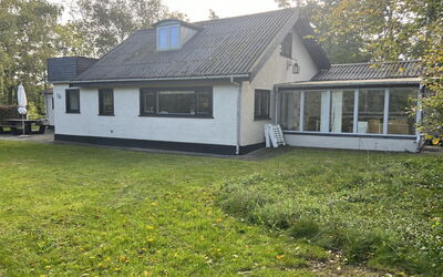 Kirsi - 200M from the Sea