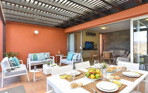 Tipo 3 Dormitorios: Ciel, Bâtiment, Propriété, Table, Meubles, Nuage, Montagne, Design Intérieur, Mobilier De Jardin, Bois