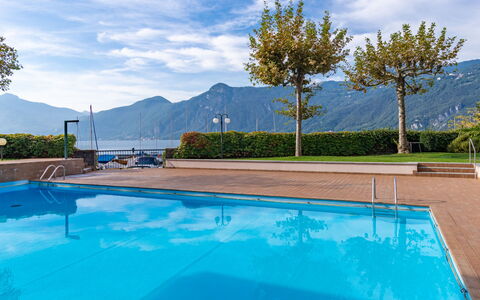Punta Grumo 2: Ciel, Bâtiment, Propriété, Table, Meubles, Nuage, Montagne, Design Intérieur, Mobilier De Jardin, Bois