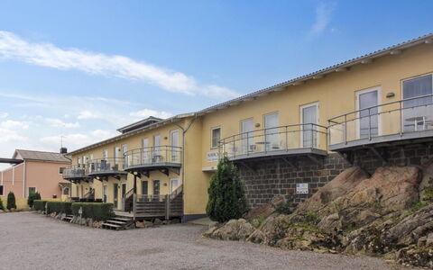 Caisa - 75M from the Sea: Meubles, Design Intérieur, Chaise, Sol, Table, Recours, Sol, Plafond, Pièce, Eco Hôtel