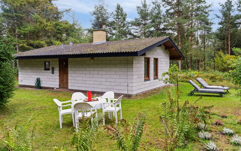 Fulla - 650M from the Sea: Maison, Chalet, Domicile, Toit, Lot Terre, Zone Rurale, Couverture De Sol, Ferme, Batiments Jardin, Jardin