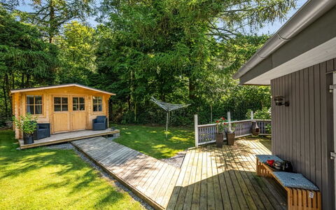 Meo - 30Km from the Sea: Toit, Maison, Domicile, Chalet, Porte, Siding, Plate-Forme, Porche, Planche, Dur