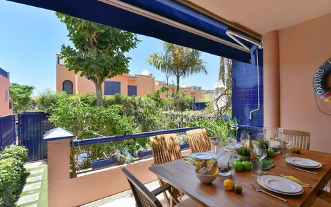 Duplex Meloneras Bahia Aa153: L'Eau, Ciel, Piscine, Arbre, Bleu Azur, Mobilier De Jardin, Balancelle, Loisir, Ombre, Arecales