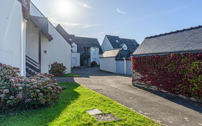 Carnac 186: Plante, Ciel, Jour, Propriété, Bâtiment, Surface De La Route, Nuage, Lot Terre, Maison, Herbe