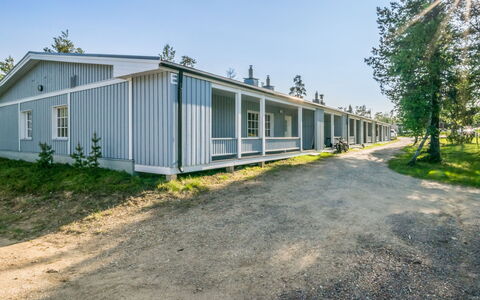 Saariseläntie 8 e 3: Bois, Chalet, Cabane En Rondins, Forêt, Cabanon, Batiments Jardin, Mélèze, Des Bois, Tache De Bois