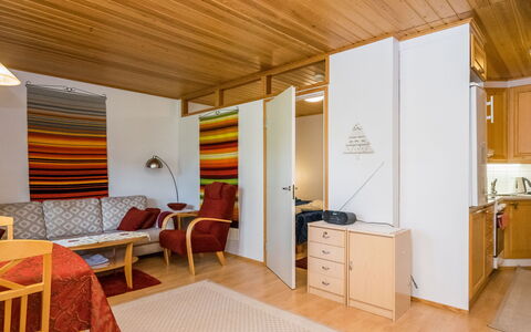Saariseläntie 8 e 3: Bois, Chalet, Cabane En Rondins, Forêt, Cabanon, Batiments Jardin, Mélèze, Des Bois, Tache De Bois