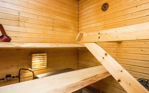 Saariseläntie 8 e 3: Bois, Chalet, Cabane En Rondins, Forêt, Cabanon, Batiments Jardin, Mélèze, Des Bois, Tache De Bois