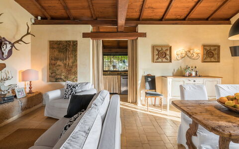 Casale Delle Papere, Pool, Romantic Holiday In Nep: Meubles, Table, Bois, Cadre, Design Intérieur, Éclairage, Salon, Sol, Sol, Dur
