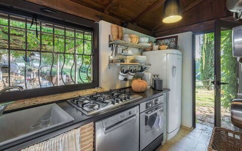 Casale Delle Papere, Pool, Romantic Holiday In Nep: Comptoir, Cabinetry, Fenêtre, Appareil De Cuisine, Cuisine, Bâtiment, Plante, Électroménager, Bois, Cuisinière