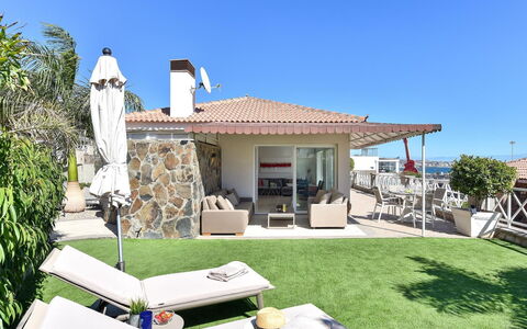 Chalet Santa Ana 19: L'Eau, Ciel, Nuage, Propriété, Piscine, Station Balnéaire, Bleu Azur, Bleu, Bâtiment, Mobilier De Jardin