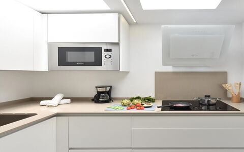 Playa Flor: Cabinetry, Blanc, Comptoir, Cuisinière, Design Intérieur, Bois, Evier, Cuisine, Sol