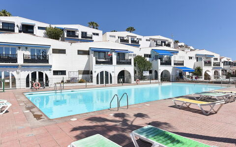 Los Canarios 629 - Adults Only: L'Eau, Ciel, Nuage, Propriété, Piscine, Station Balnéaire, Bleu Azur, Bleu, Bâtiment, Mobilier De Jardin