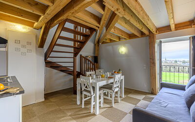 Château de Kergonano 700.20: Table, Bois, Fenêtre, Sol, Bâtiment, Sol, Salon, Dur, Immobilier, Faisceau