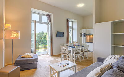 Château de Kergonano 700.6: Meubles, Propriété, Table, Ombre, Bois, Cadre, Confort, Fenêtre, Design Intérieur, Salon