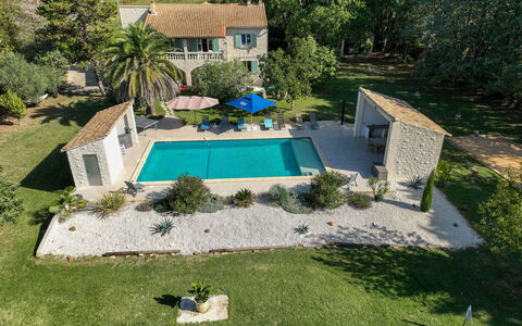 L'Aouzet: L'Eau, Ciel, Nuage, Propriété, Piscine, Station Balnéaire, Bleu Azur, Bleu, Bâtiment, Mobilier De Jardin