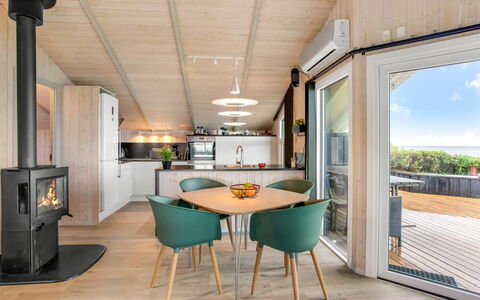 Holmwith - 50M from the Sea: Plafond, Sol, Design Intérieur, Sol, Composite, Meubles, Recours, Hôtel, Conception, Daylighting