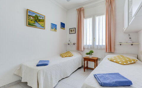 Sant Maurici: Meubles, Sol, Design Intérieur, Pièce, Plafond, Appartement, Cadre, Couvre-Fenêtres, Chaise, Bureau