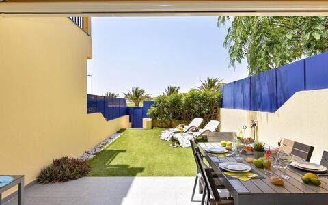 Meloneras 7: L'Eau, Bâtiment, Propriété, Ciel, Plante, Arbre, Fenêtre, Loisir, Design Urbain, Piscine