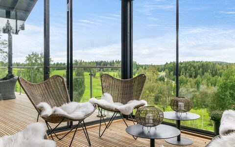 Villa Hill Magia: Meubles, Design Intérieur, Sol, Sol, Table, Plafond, Table Cuisine Et Salle A Manger, Éclairage, Chaise, Domicile