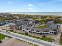 Ellyn - 250M from the Sea