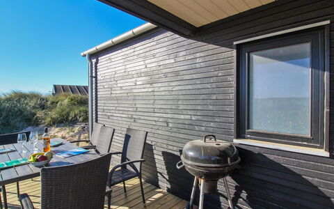 Auno - 140M from the Sea: Meubles, Design Intérieur, Sol, Bois, Sol, Plafond, Parquet, Chaise, Table, Éclairage