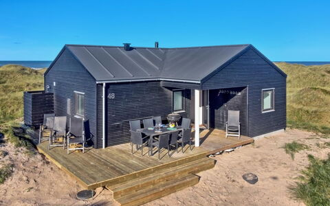 Auno - 140M from the Sea: Meubles, Design Intérieur, Sol, Bois, Sol, Plafond, Parquet, Chaise, Table, Éclairage