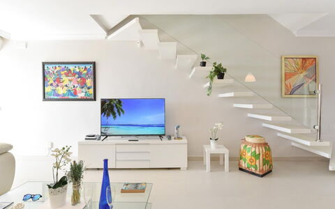 Mira Ii: Bâtiment, Plante, Design Intérieur, Mur, Sol, Sol, Plante D'Appartement, Art, Salon