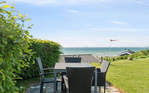 Annesette - 300M from the Sea: Meubles, Design Intérieur, Sol, Bois, Sol, Plafond, Parquet, Chaise, Table, Éclairage