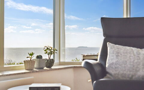 Annesette - 300M from the Sea: Meubles, Design Intérieur, Sol, Bois, Sol, Plafond, Parquet, Chaise, Table, Éclairage