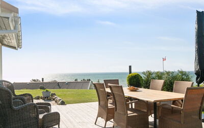 Annesette - 300M from the Sea